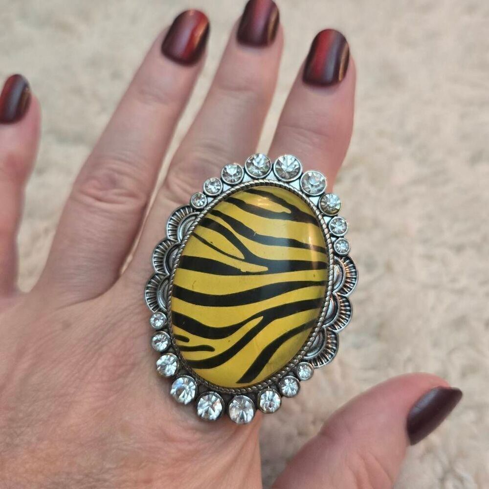 NWOT Zebra Rhinestone Stretch Ring